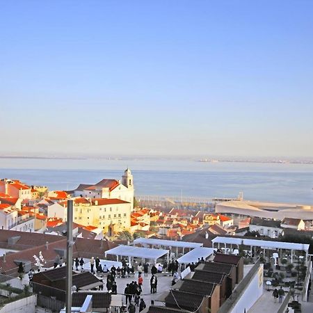 Pousada Alfama Lisbon Bagian luar foto