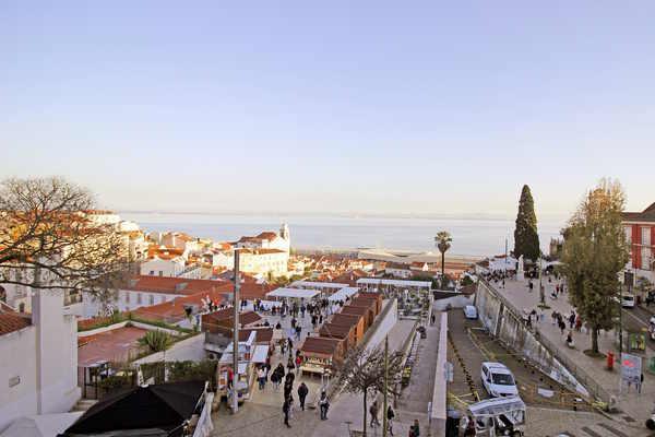 Pousada Alfama Lisbon Bagian luar foto