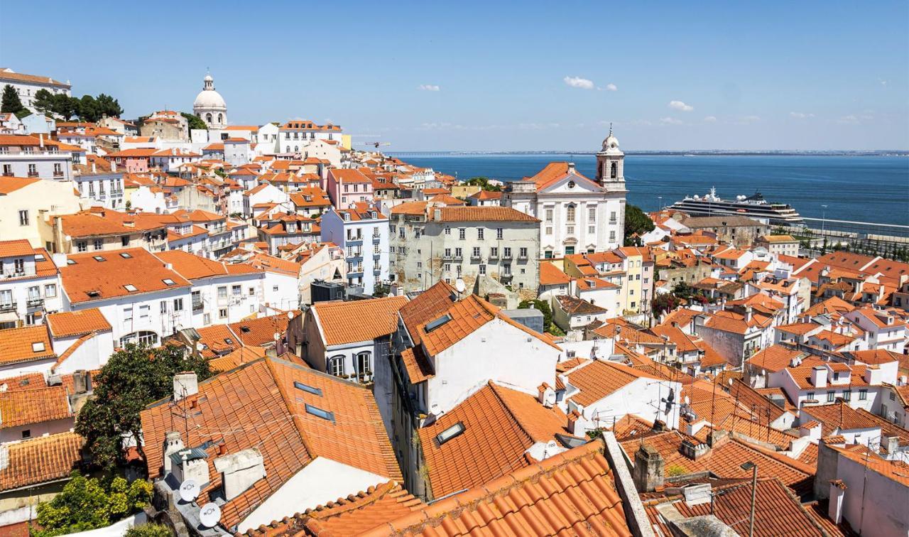 Pousada Alfama Lisbon Bagian luar foto